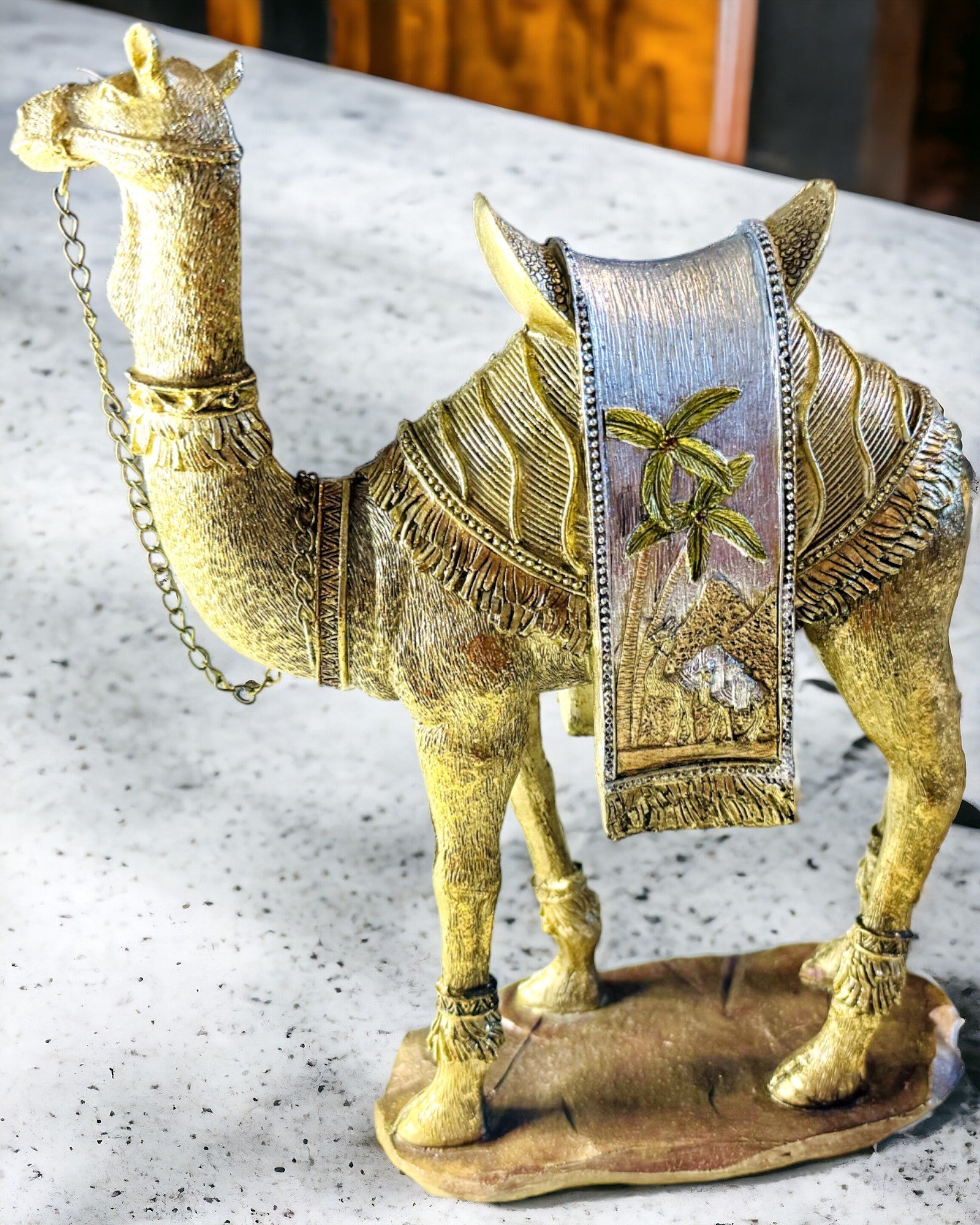 Statuetka "Púštny pútnik" - Dekoratívna ťava z živice s možnosťou gravírovania