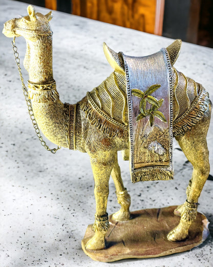 Statuetka "Púštny pútnik" - Dekoratívna ťava z živice s možnosťou gravírovania