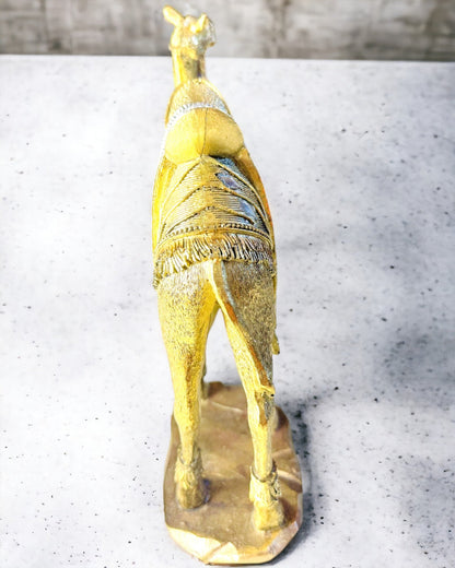 Statuetka "Púštny pútnik" - Dekoratívna ťava z živice s možnosťou gravírovania