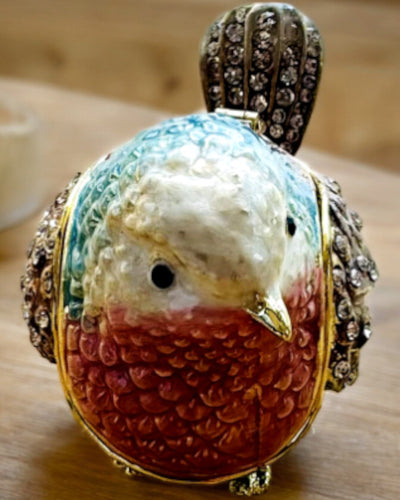 Farebný Vtáčik Vrabec s Gravírovaním - Roztomilá Skrýša na Poklady