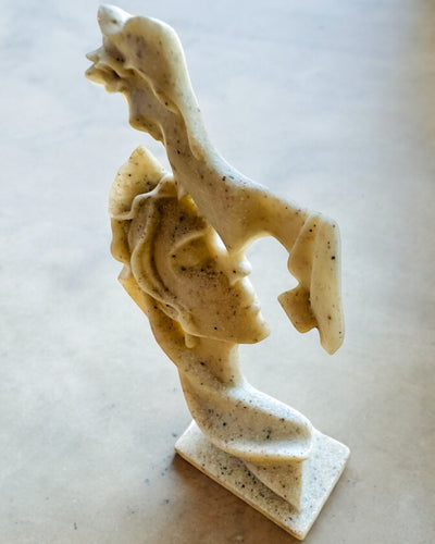 Figúrka "Elegancia v Kameni" farba biela - 13,5 cm výška, Dekoratívna s Možnosťou Gravírovania