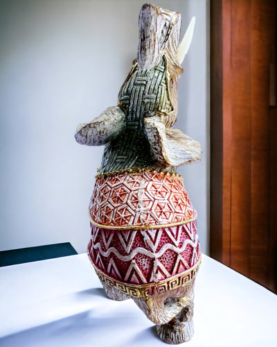 Słoniowa Stróżka – Dekoratívny Slon zo Živice s Možnosťou Gravírovania