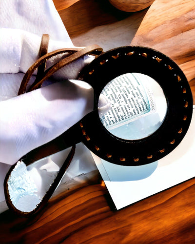 Indický artefakt lupa, kožená, ručne vyrobená - možnosť personalizácie gravírovaním