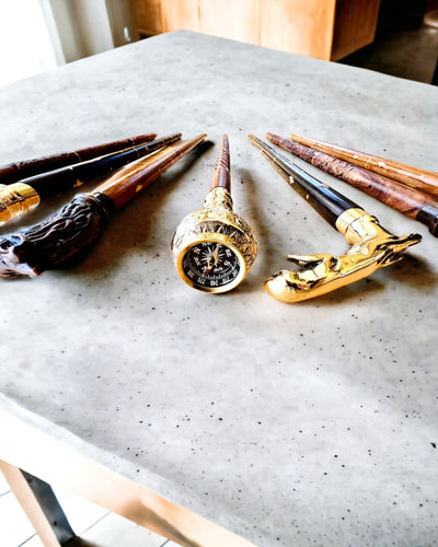 Kompasso Brown - Laska na prechádzky - Drevená Ručne Vyrezávaná - Exkluzívna Edícia s Možnosťou Gravírovania