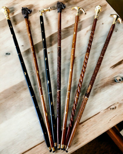 Kompasso Black - Palica na prechádzky - Drevená Ručne Vyrezávaná - Exkluzívna Edícia s Možnosťou Gravírovania