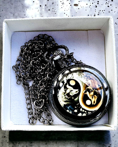 Vreckové hodinky "Mystic Wolves" s možnosťou personalizácie gravírovaním