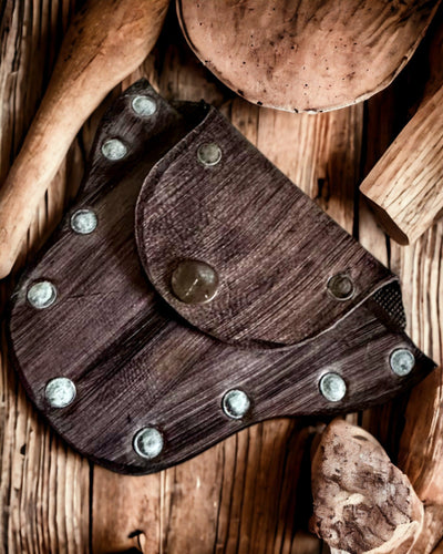 Sakiewska Skrytka Leśnego Skrzata- Ręcznie Wykonana Mała Skórzana Sakiewka