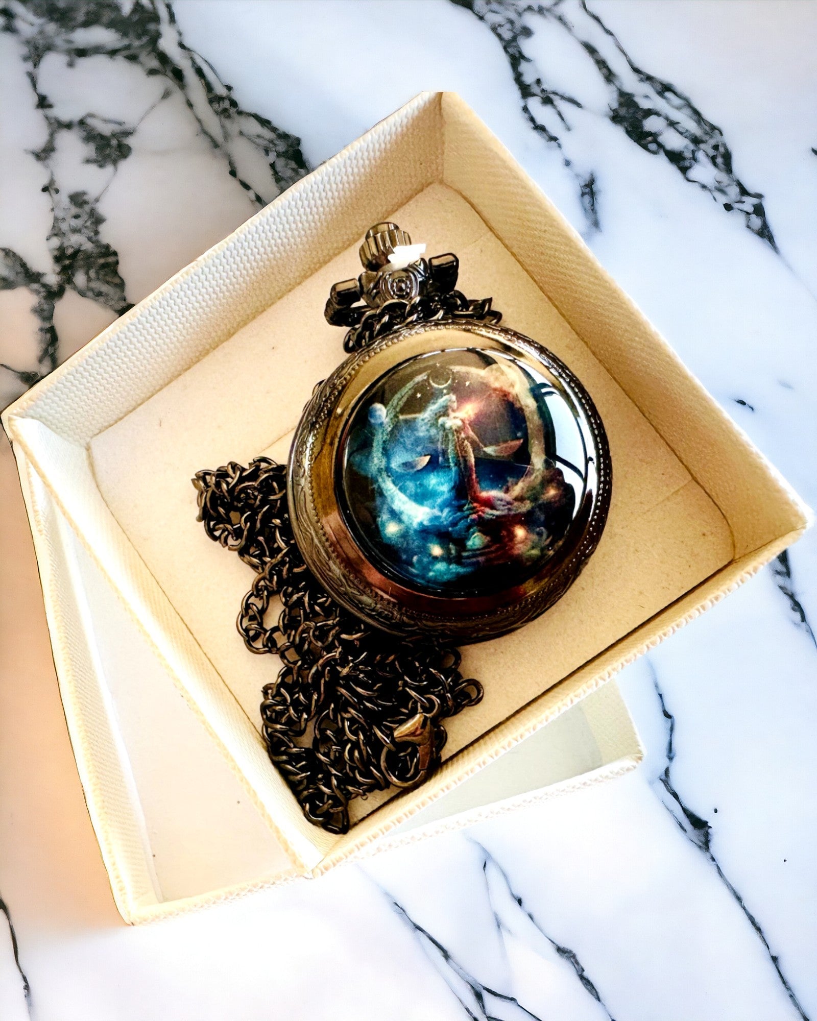 Vreckové hodinky "Galactic Timekeeper" - možnosť personalizácie gravírovaním