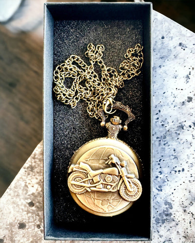 Vreckové hodinky "Motocyklový elegán" – Gravírovanie