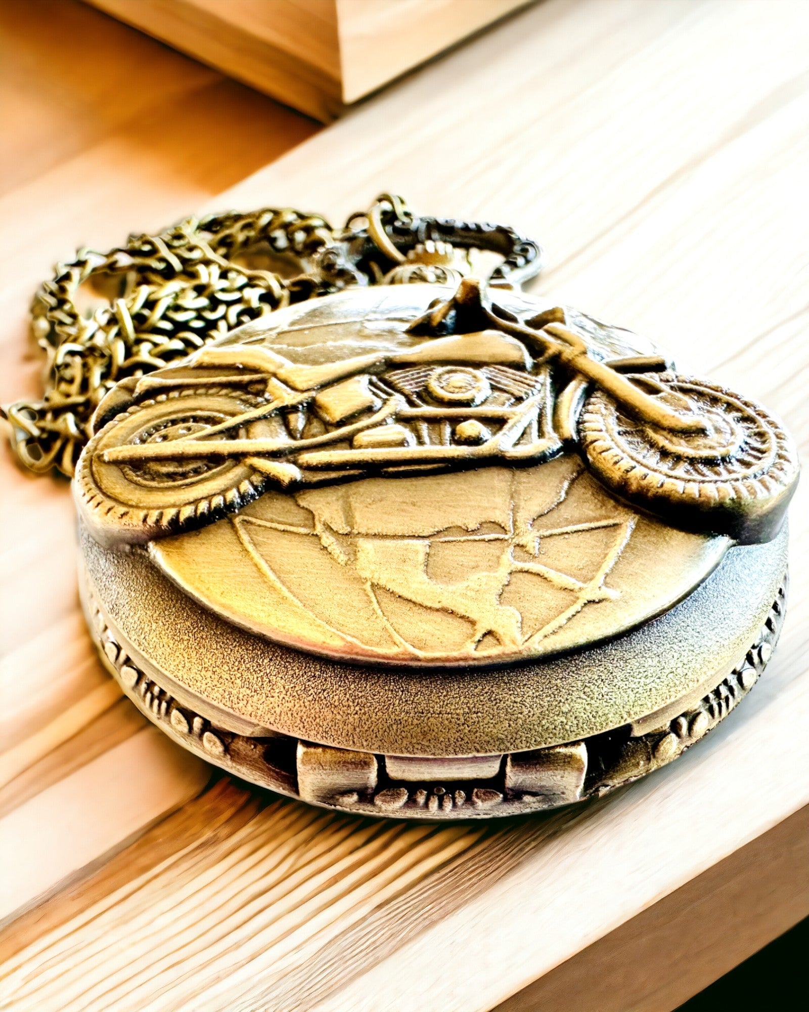 Vreckové hodinky "Motocyklový elegán" – Gravírovanie
