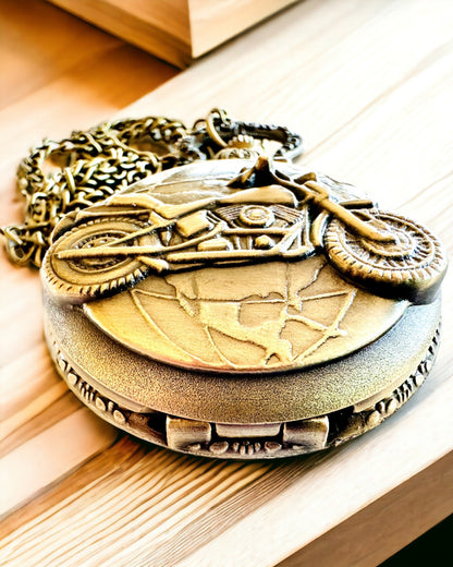 Vreckové hodinky "Motocyklový elegán" – Gravírovanie