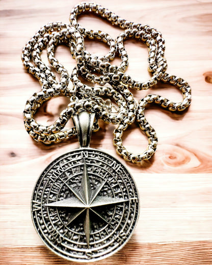 Kompasový náhrdelník „Eurla“ - možnosť personalizácie gravírovaním
