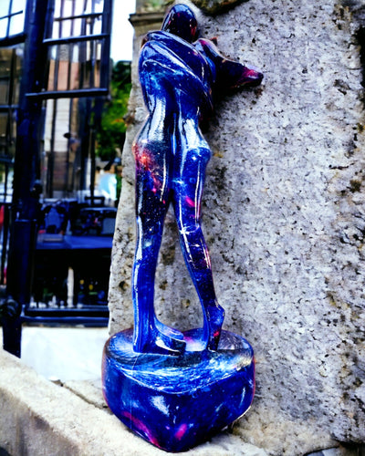 Kosmické objatie - Figúrka z živice s možnosťou gravírovania