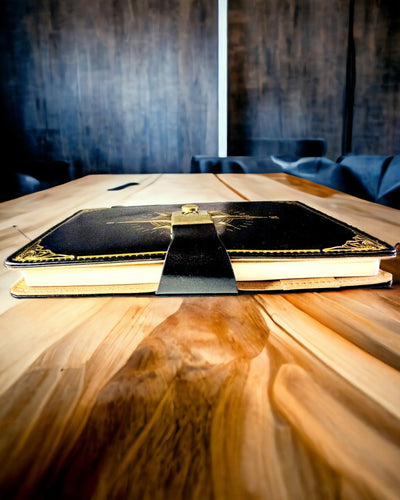 Notatnik Premium z Zamkiem Szyfrowym A5 - Styl Vintage z Kompasem, Japoński Design, Artykuły Papiernicze dla Studentów i Biznesu. Personalizacja grawerem