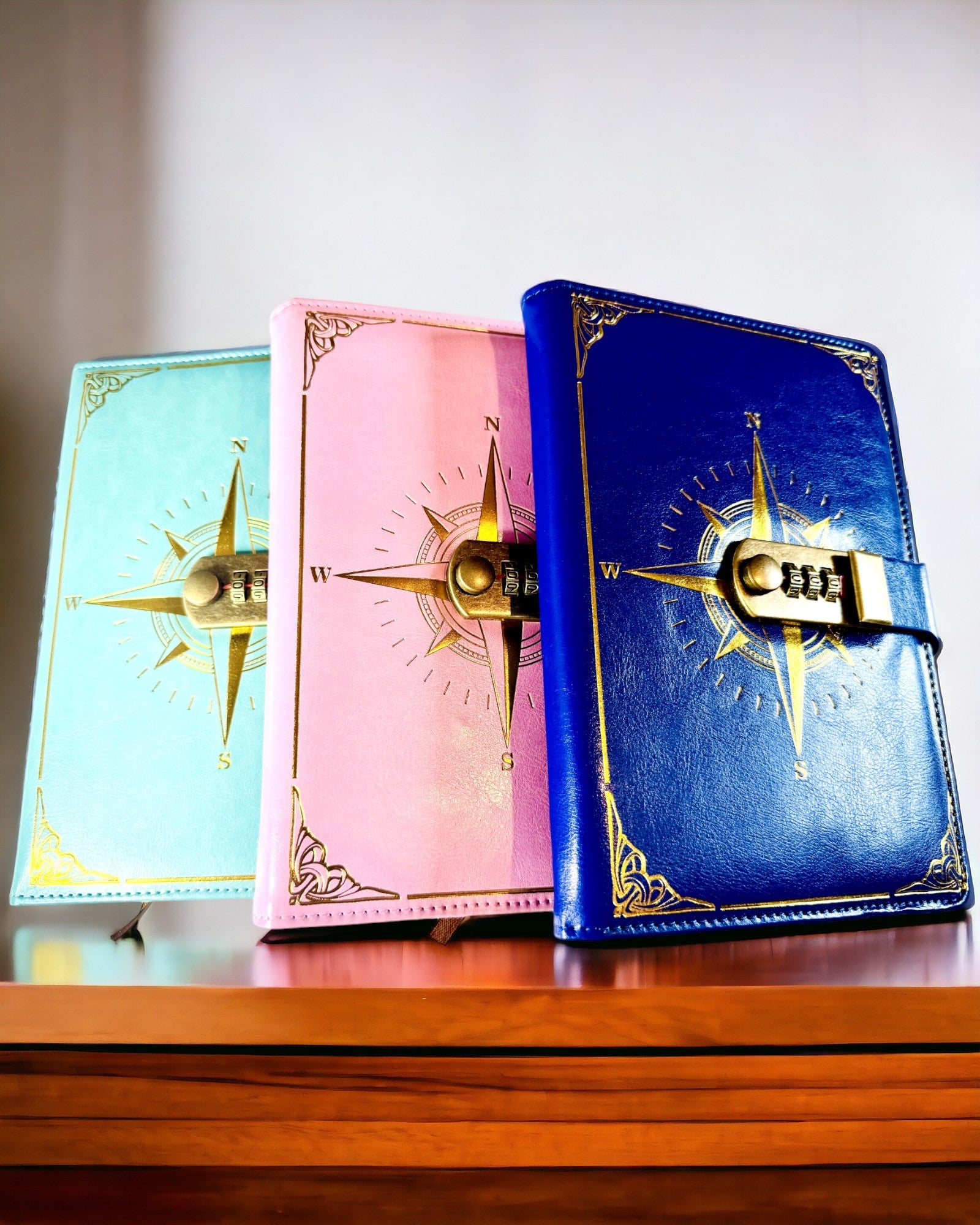 Prémiový zápisník s číselným zámkom A5 - Vintage štýl s kompasom, japonský dizajn, papierenské potreby pre študentov a podnikanie. Personalizácia gravírovaním