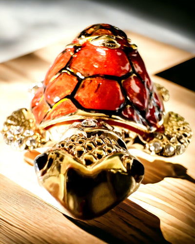 Skrinka "Korytnačia Rodinka" - farba oranžová, personalizácia gravírovaním