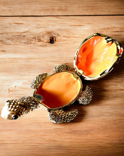 Skrinka "Korytnačia Rodinka" - farba oranžová, personalizácia gravírovaním