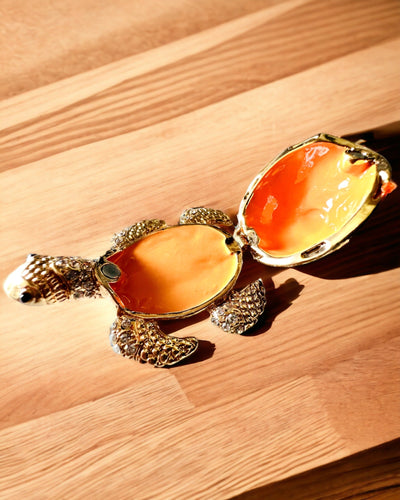 Skrinka "Korytnačia Rodinka" - farba oranžová, personalizácia gravírovaním