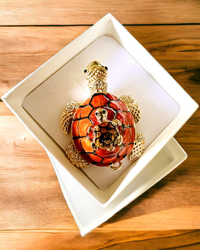 Skrinka "Korytnačia Rodinka" - farba oranžová, personalizácia gravírovaním