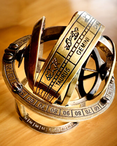 Astronomické hodiny „Kosmická Harmónia“ - možnosť personalizácie gravírovaním