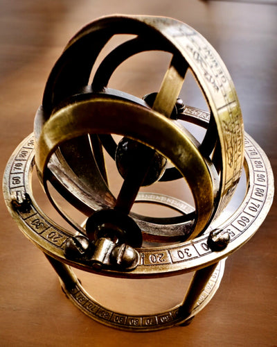 Astronomické hodiny „Kosmická Harmónia“ - možnosť personalizácie gravírovaním