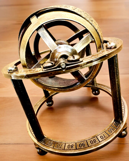 Astronomické hodiny „Kosmická Harmónia“ - možnosť personalizácie gravírovaním