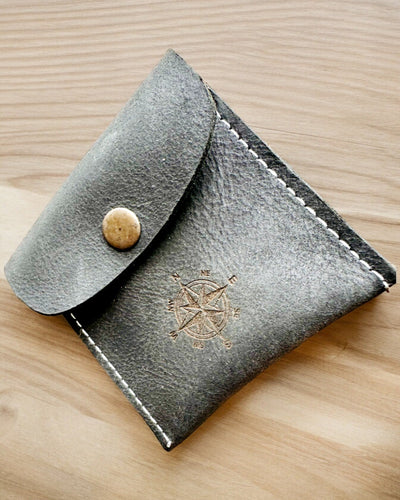 Puzdro na vreckové hodinky alebo kompas Cestovateľ - možnosť personalizácie gravírovaním