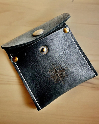 Puzdro na vreckové hodinky alebo kompas Cestovateľ - možnosť personalizácie gravírovaním