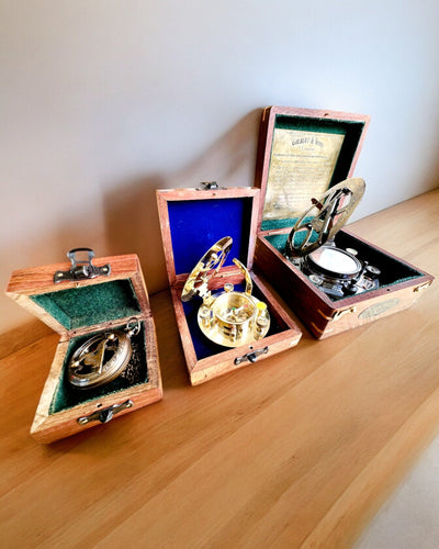 Drevená škatuľka na kompaktný kompas "Maritime" - možnosť personalizácie gravírovaním