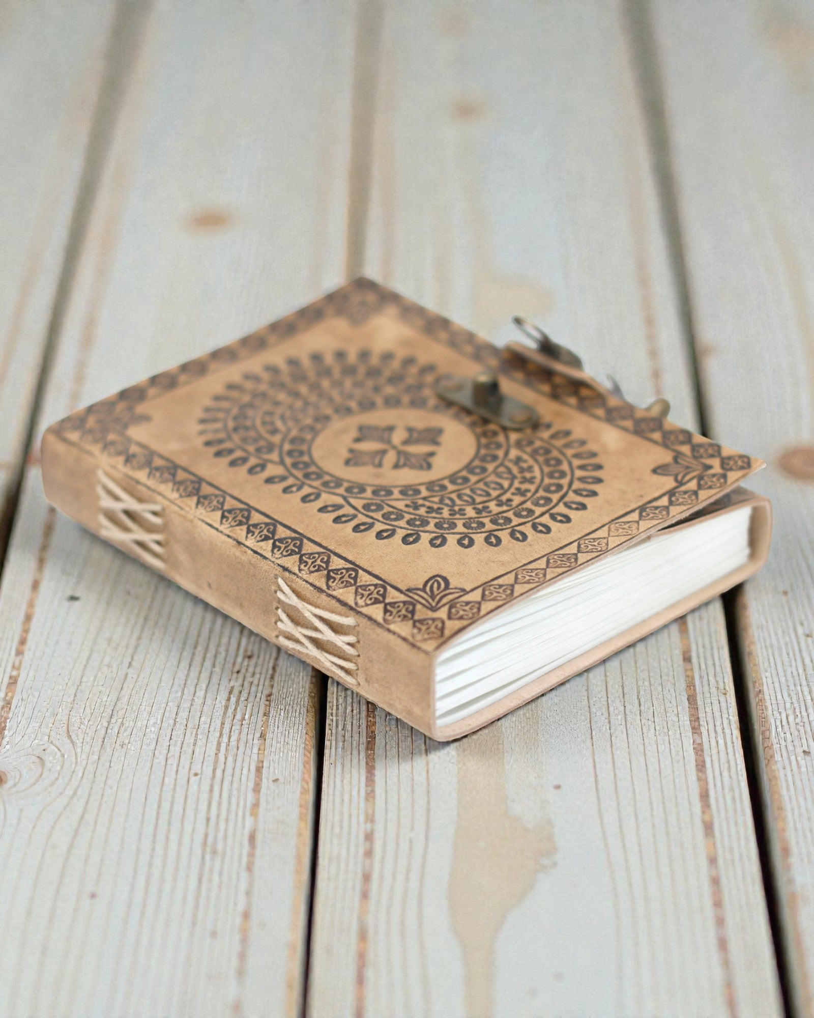 Kožený zápisník s modrou mandalou (18x13 cm)