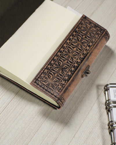 Skórzany Notatnik Hamsa Guardian – Ezoteryczny Dziennik 17,5 × 12,5 cm