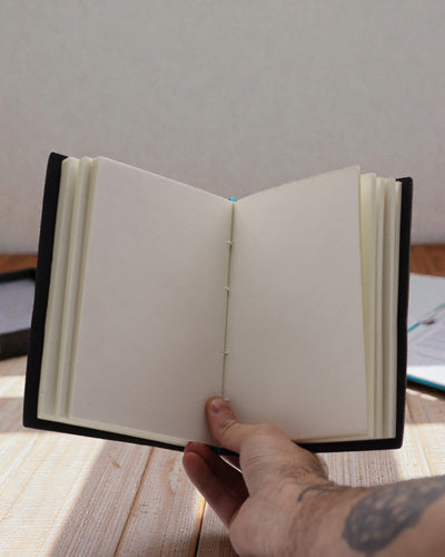 Kožený tlačený zápisník – Moje čakry sú poriadne zladené – 17.8×12.7 cm