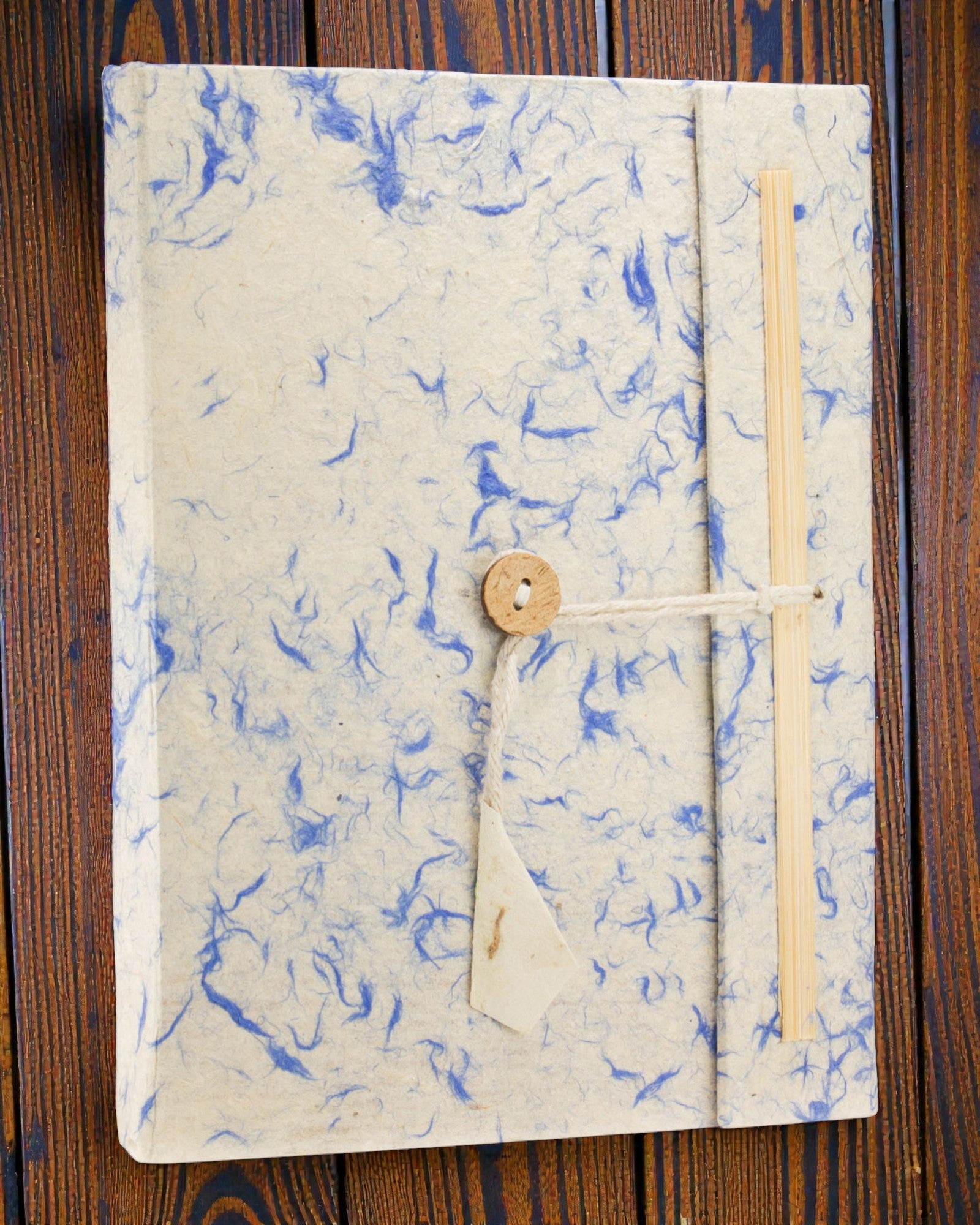 Modrý bavlnený oblak – veľký zápisník z papiera Lokta s modrou bavlnou 21 × 15 cm, 45 listov