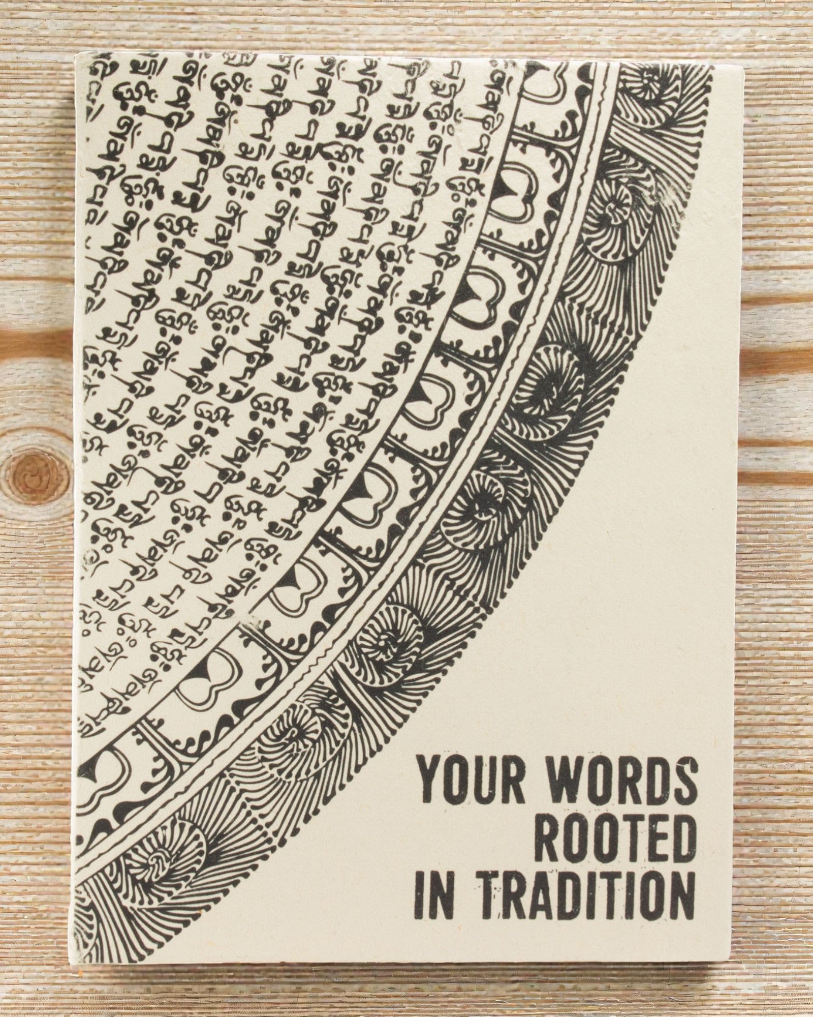 Lokta Písmo dedičstva – veľký zápisník 21 × 15 cm, 45 listov, Vaše slová zakorenené v tradícii