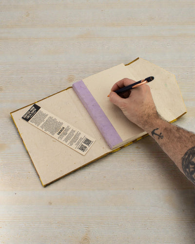 Veľký zápisník Lokta Odvážne kvety – olivový (45 listov, 21 x 15 cm)