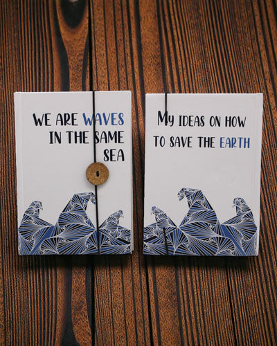 Waves Together – malý zápisník s remienkom a kokosovým gombíkom 18 × 12,5 cm, 200 strán