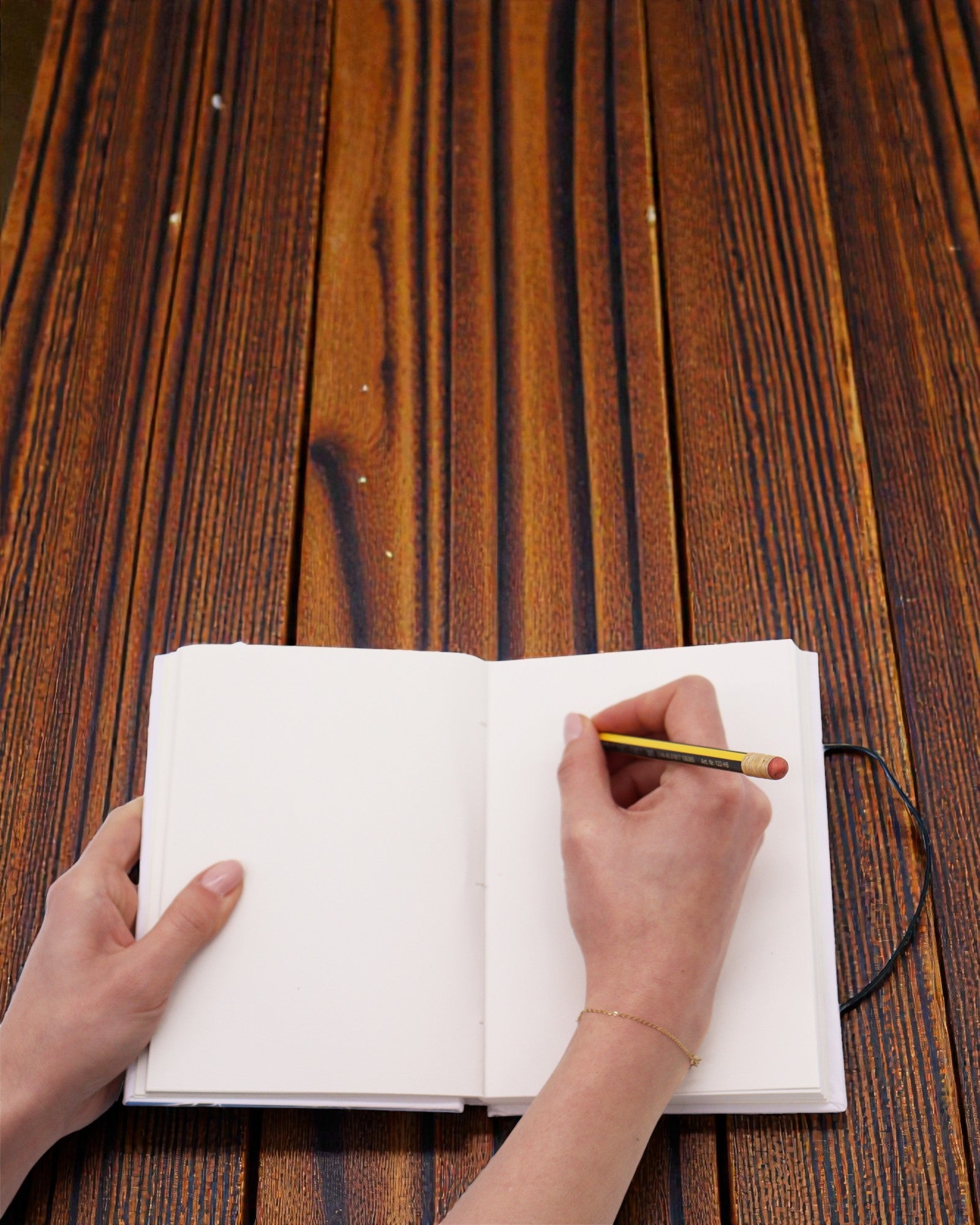 Waves Together – malý zápisník s remienkom a kokosovým gombíkom 18 × 12,5 cm, 200 strán