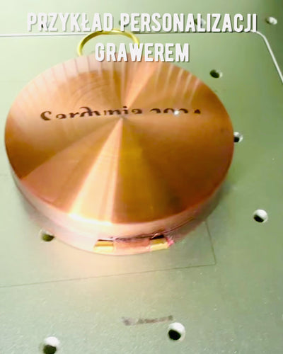 Kompas ružové zlato - navigačný v retro štýle – prenosný a presný nástroj na určovanie smeru pre cestovateľov a objaviteľov. Gravírovanie, personalizácia.