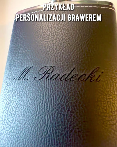 Súprava ploskačiek "Štýlový Džentlmen" - možnosť personalizácie gravírovaním na darček