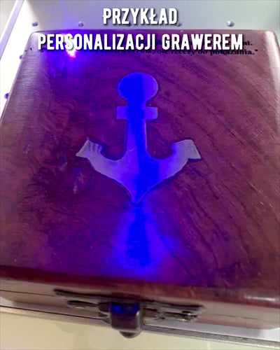 Drevená škatuľka na kompaktný kompas "Maritime" - možnosť personalizácie gravírovaním