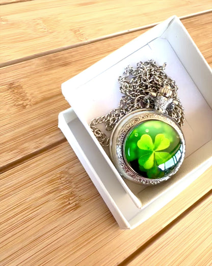 Vreckové hodinky "CloverTime" s motívom štvorlístka, možnosť personalizácie gravírovaním na darček