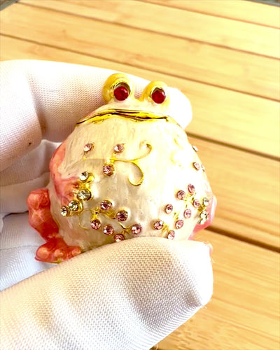 Elegantná dekoratívna škatuľka "Žabi Poklad" na darček s personalizáciou, s možnosťou gravírovania