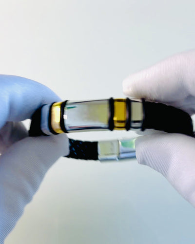 Modný náramok Hip Hop pre mužov s gravírovaním na objednávku a magnetickým zapínaním – Vyberte si štýl so striebornými alebo zlatými akcentmi, 22cm PU koža