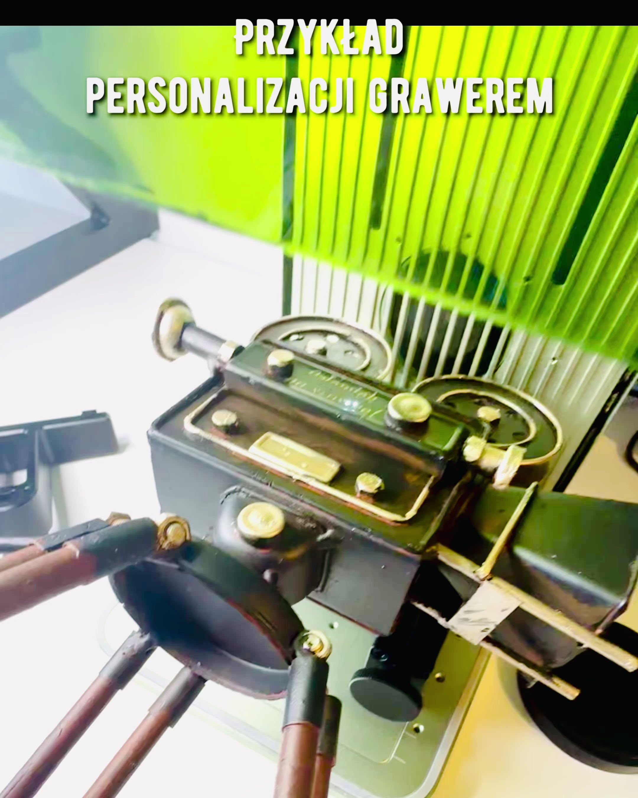 Retro kamera "Filmowa Nostalgia", možnosť personalizácie gravírovaním