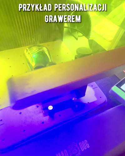 Ručne vyrobený malý hrnček s možnosťou gravírovania, indický pohárik, možnosť personalizácie na darček, gravír. Farba tmavá