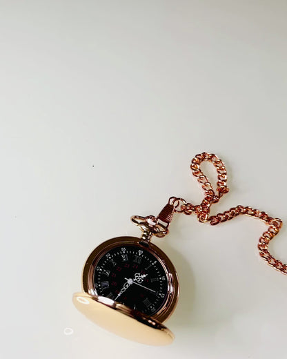 Vreckové hodinky v klasickom štýle – Ružové zlato, vintage elegancia