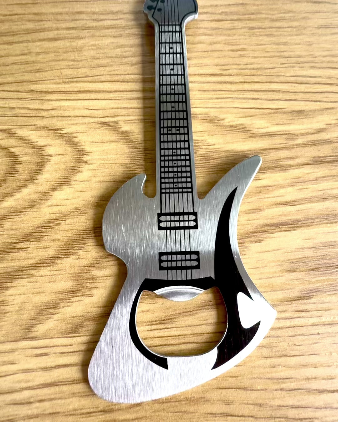 Otvárač na fľaše Gitara Rock'n'Open, 2 varianty, personalizácia gravírovaním na darček