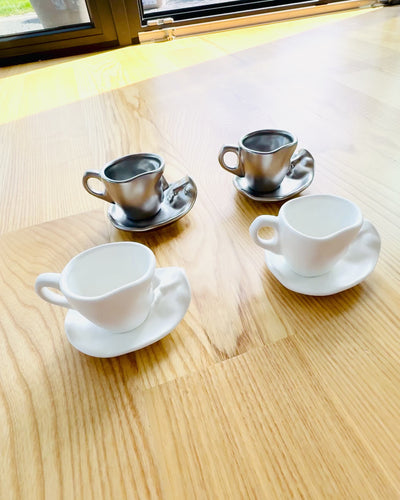 Elegantné keramické šálky „Maska“ – Sada 2 ks - možnosť personalizácie gravírovaním na darček