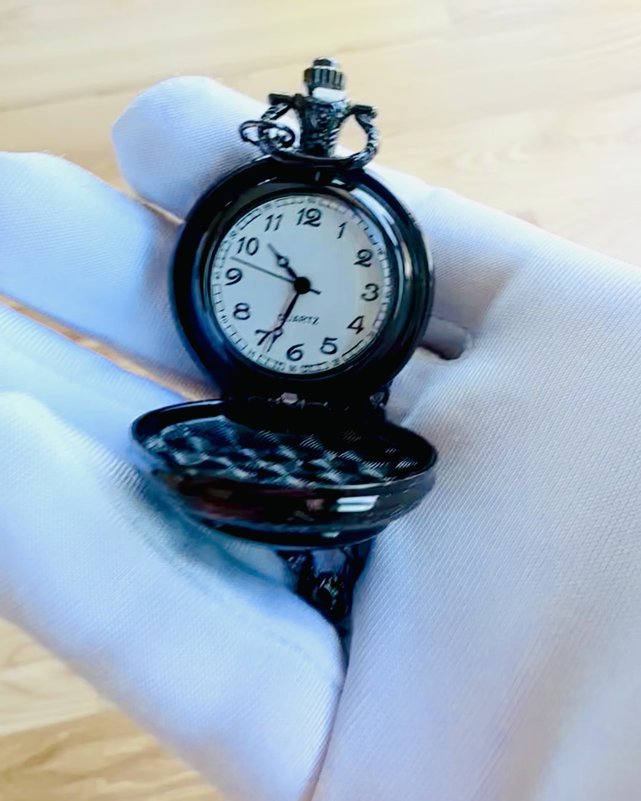 Vreckové hodinky "Galactic Timekeeper" - možnosť personalizácie gravírovaním
