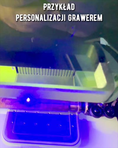 Laska Spacerowa Wolf - Indické Drevo Mango s Možnosťou Gravírovania, hnedé zlaté zdobenia